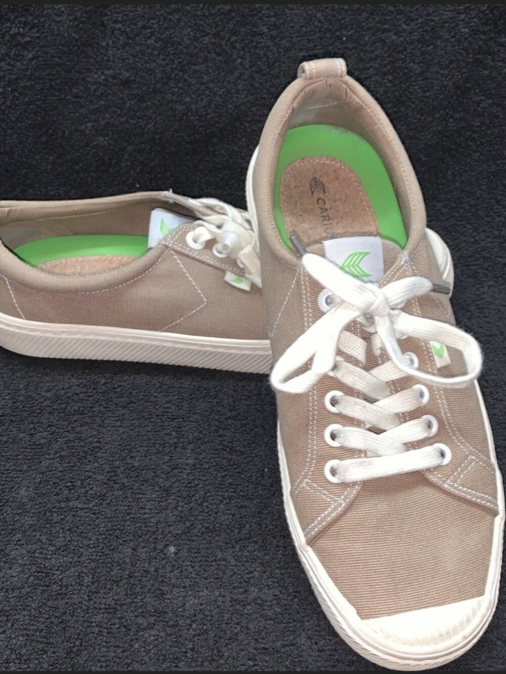 Cariuma OCA Low Canvas VEGAN Skate/Casual Shoe, Tan, s. 9